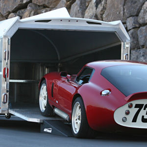 Standard ramps are used with most sporty street cars. Peter Brock's coupe in Aerovault